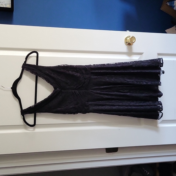 Express Black Lace mini dress, size 10 - Picture 2 of 4